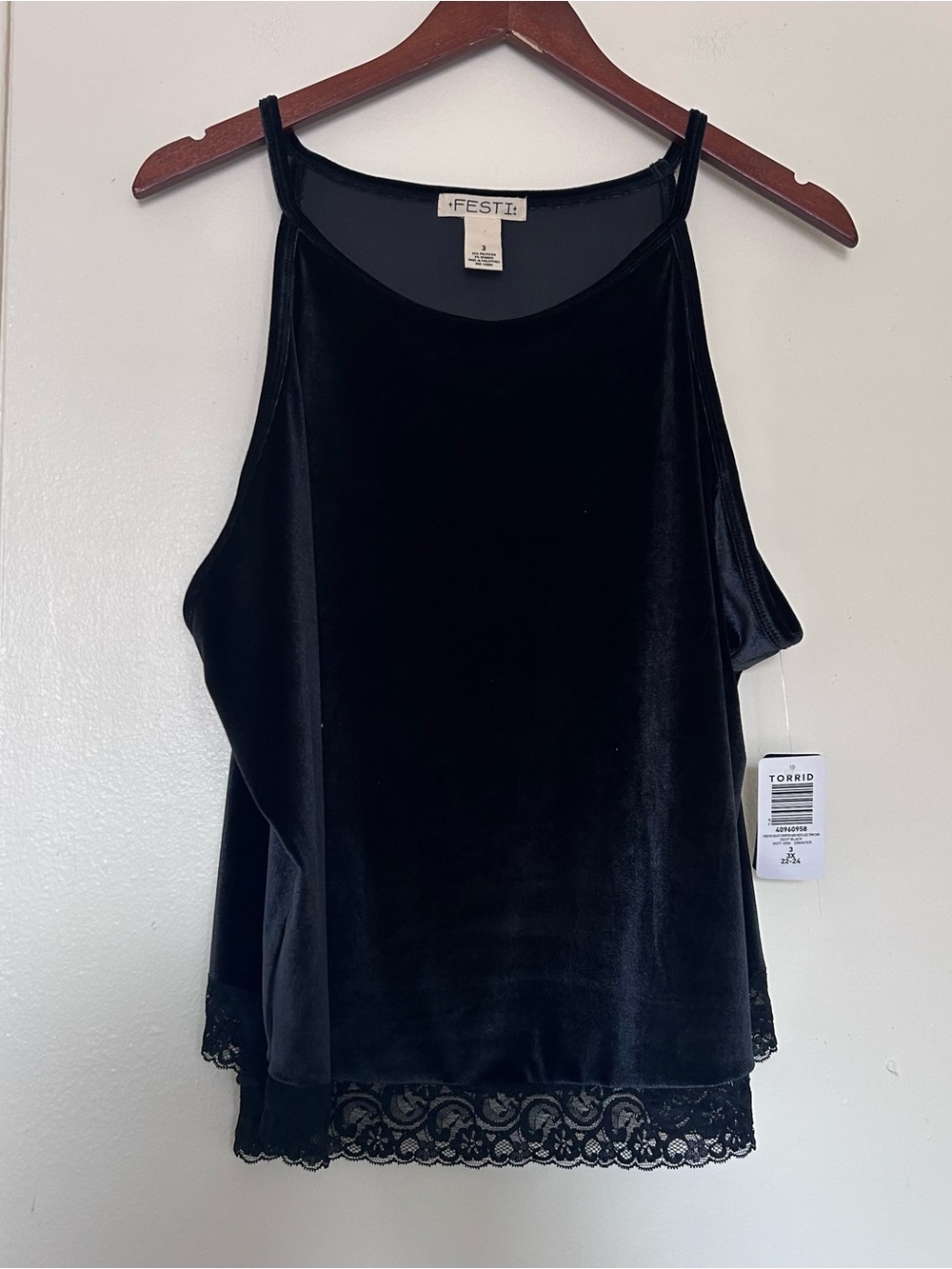 NWT Torrid Festi Velvet Cropped High Neck Lace Cami